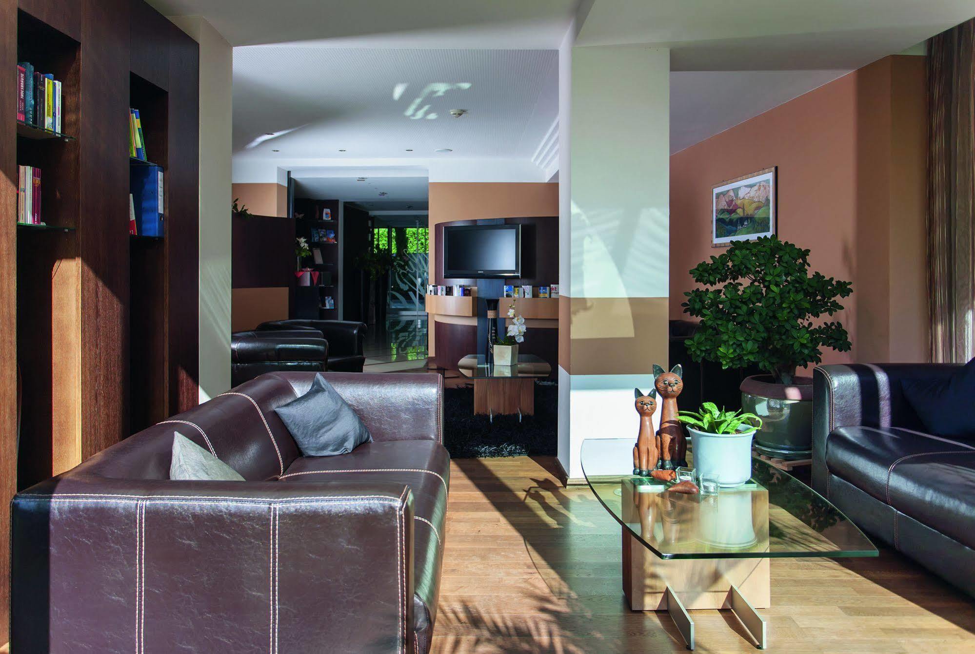 Alia Appartements & Wellness Lagundo Bagian luar foto