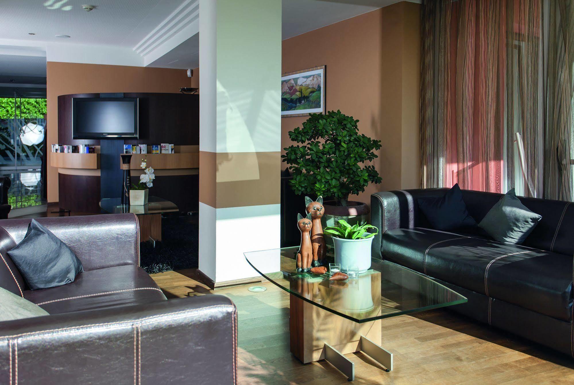 Alia Appartements & Wellness Lagundo Bagian luar foto