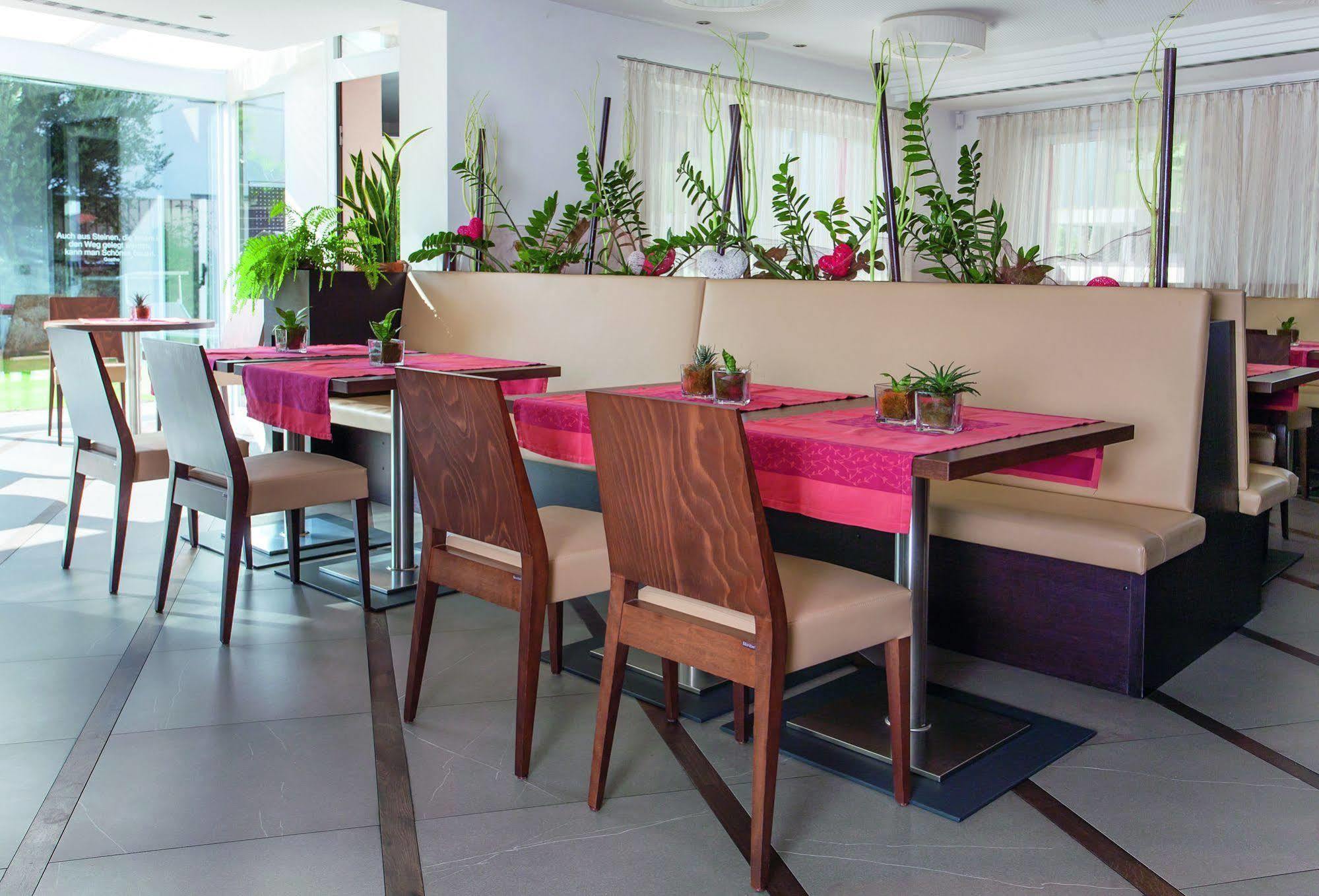 Alia Appartements & Wellness Lagundo Bagian luar foto