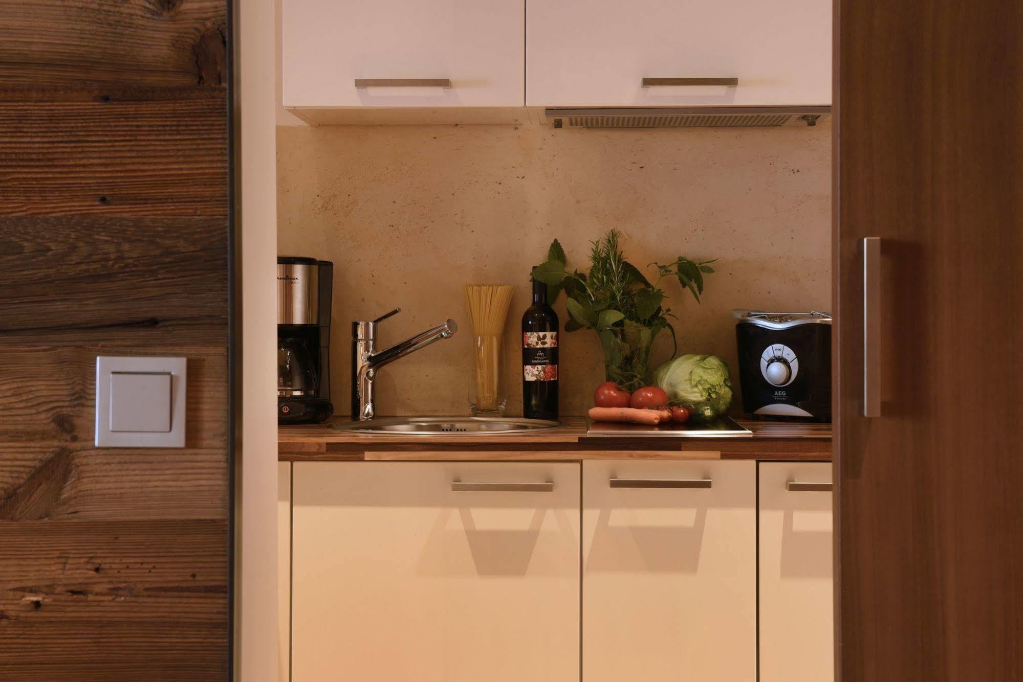 Alia Appartements & Wellness Lagundo Bagian luar foto