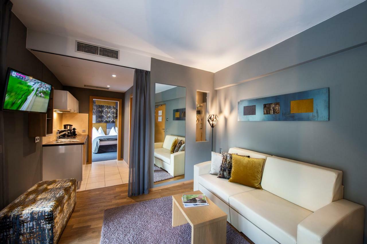 Alia Appartements & Wellness Lagundo Bagian luar foto