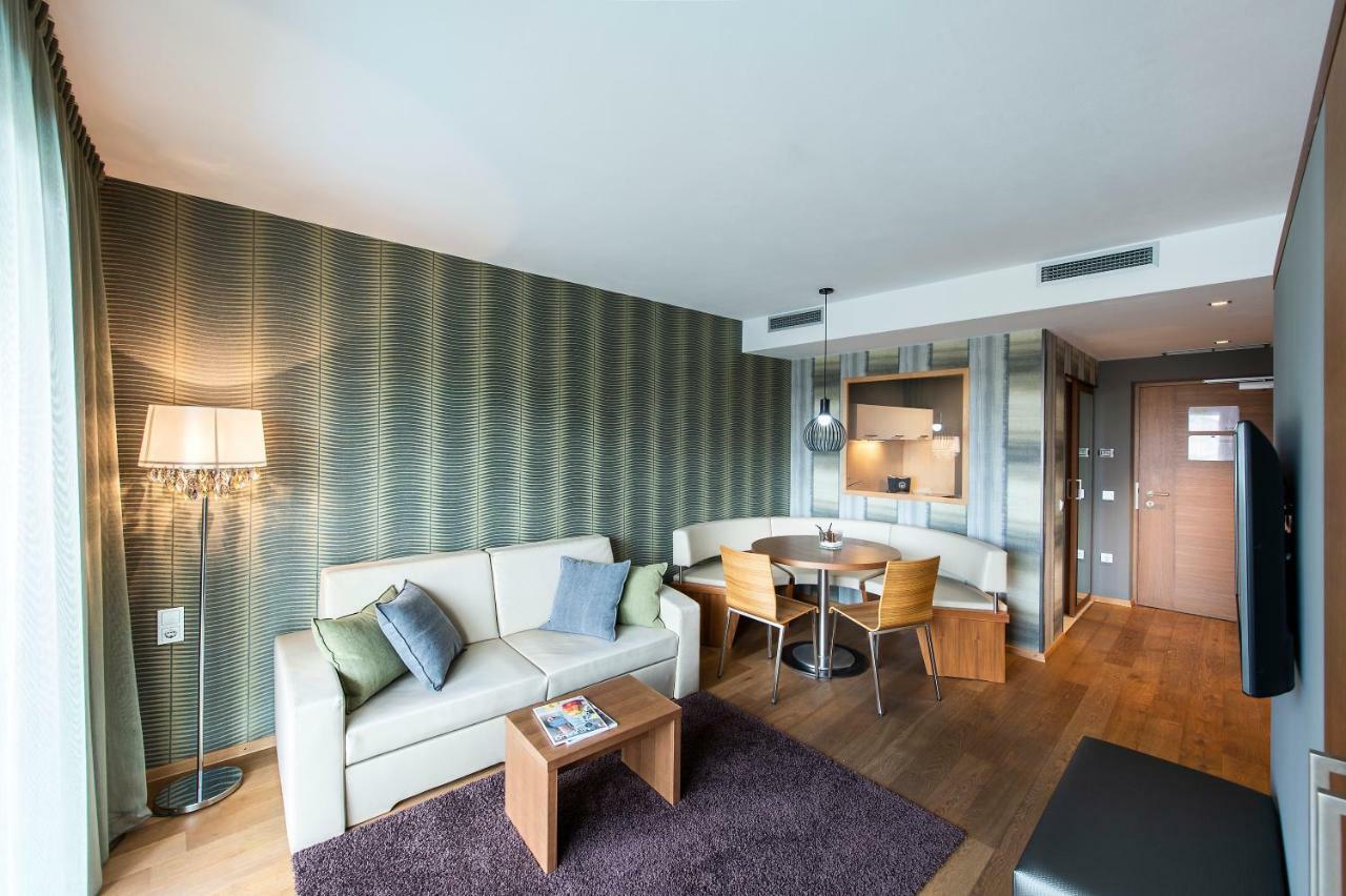 Alia Appartements & Wellness Lagundo Bagian luar foto