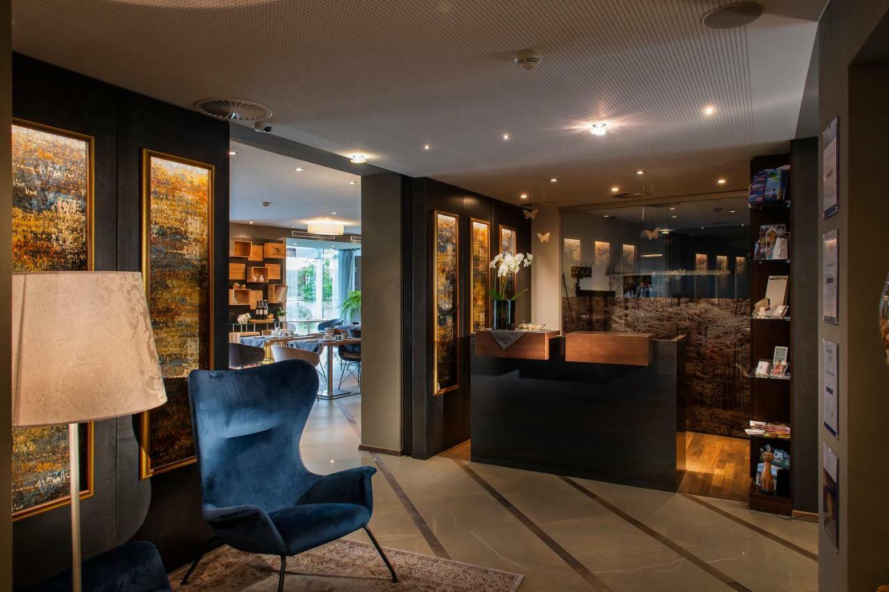 Alia Appartements & Wellness Lagundo Bagian luar foto