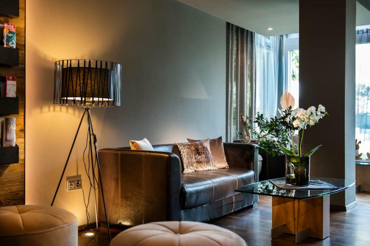 Alia Appartements & Wellness Lagundo Bagian luar foto